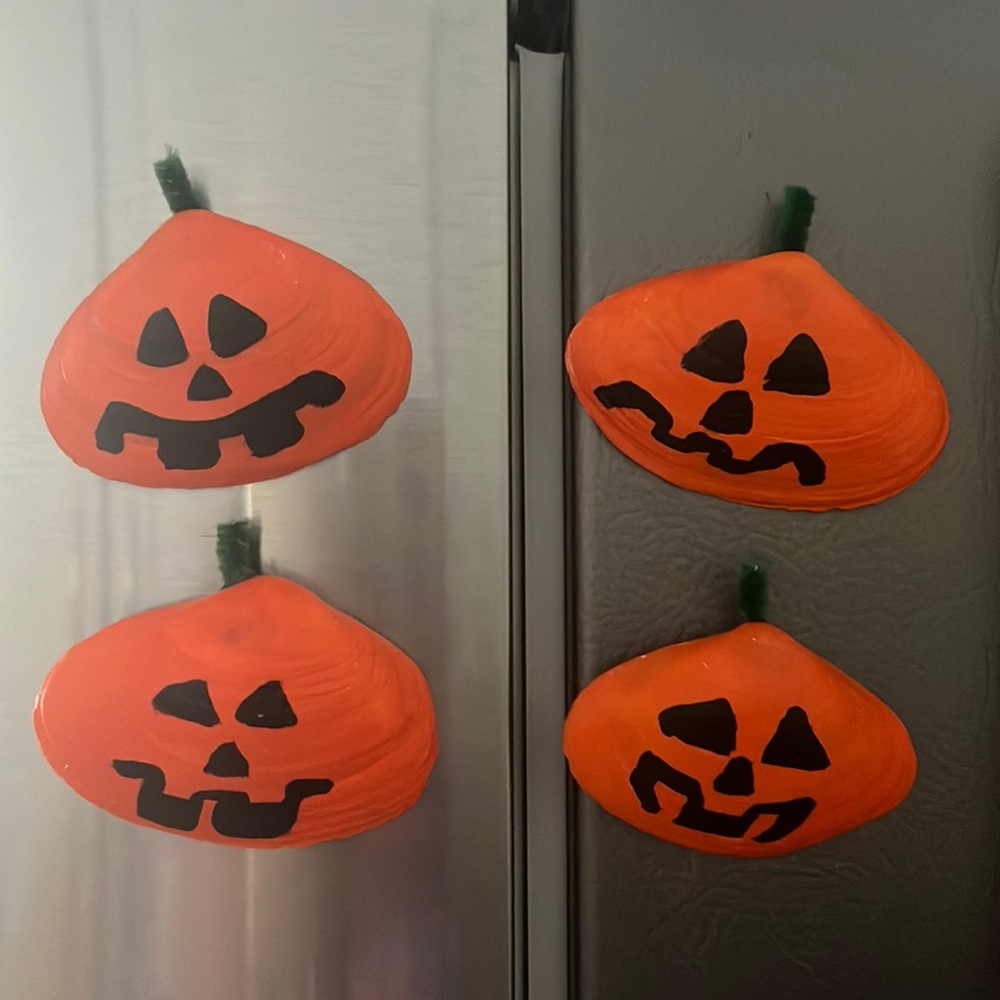 Lot/4 Halloween Seashell Magnets